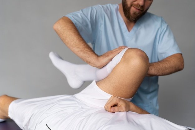 Best Knee Pain Treatment in North Delhi